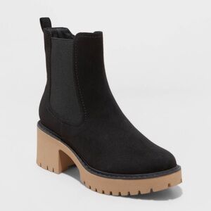 Universal Thread Women's Crispin Chelsea Boots with Memory Foam Insole